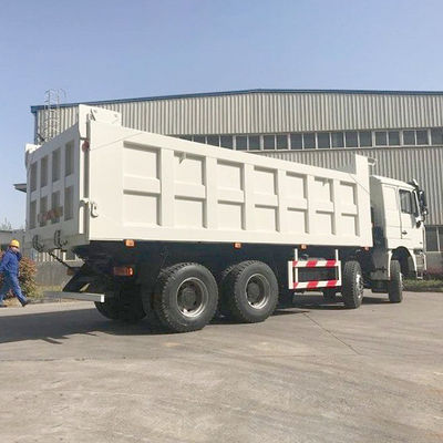 Shacman 8X4 Dump Trucks voor zware machines LHD Cargo Tank Afmetingen 6800*2350*1600mm